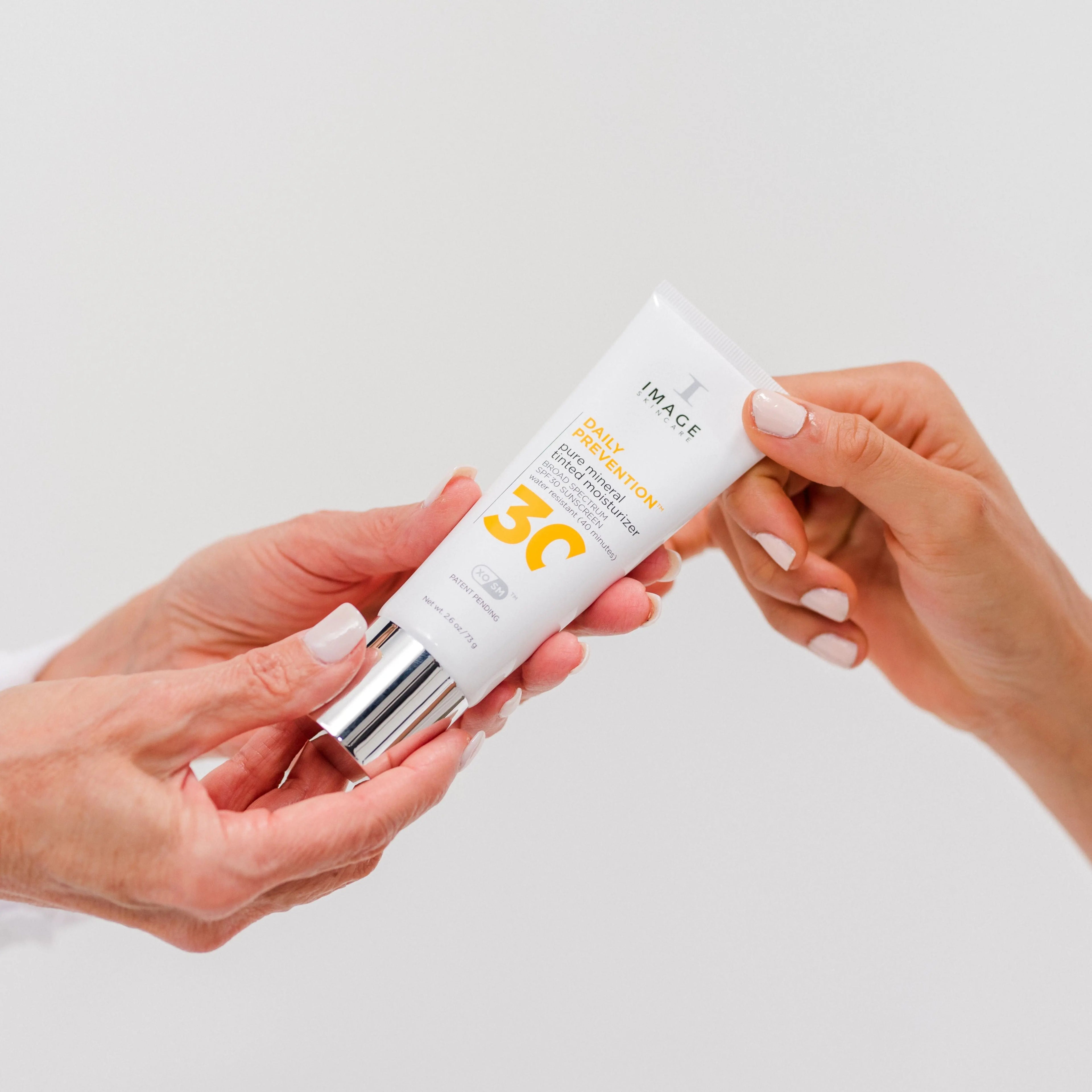 IMAGE Skincare DAILY PREVENTION Pure Mineral Tinted Moisturizer SPF 30