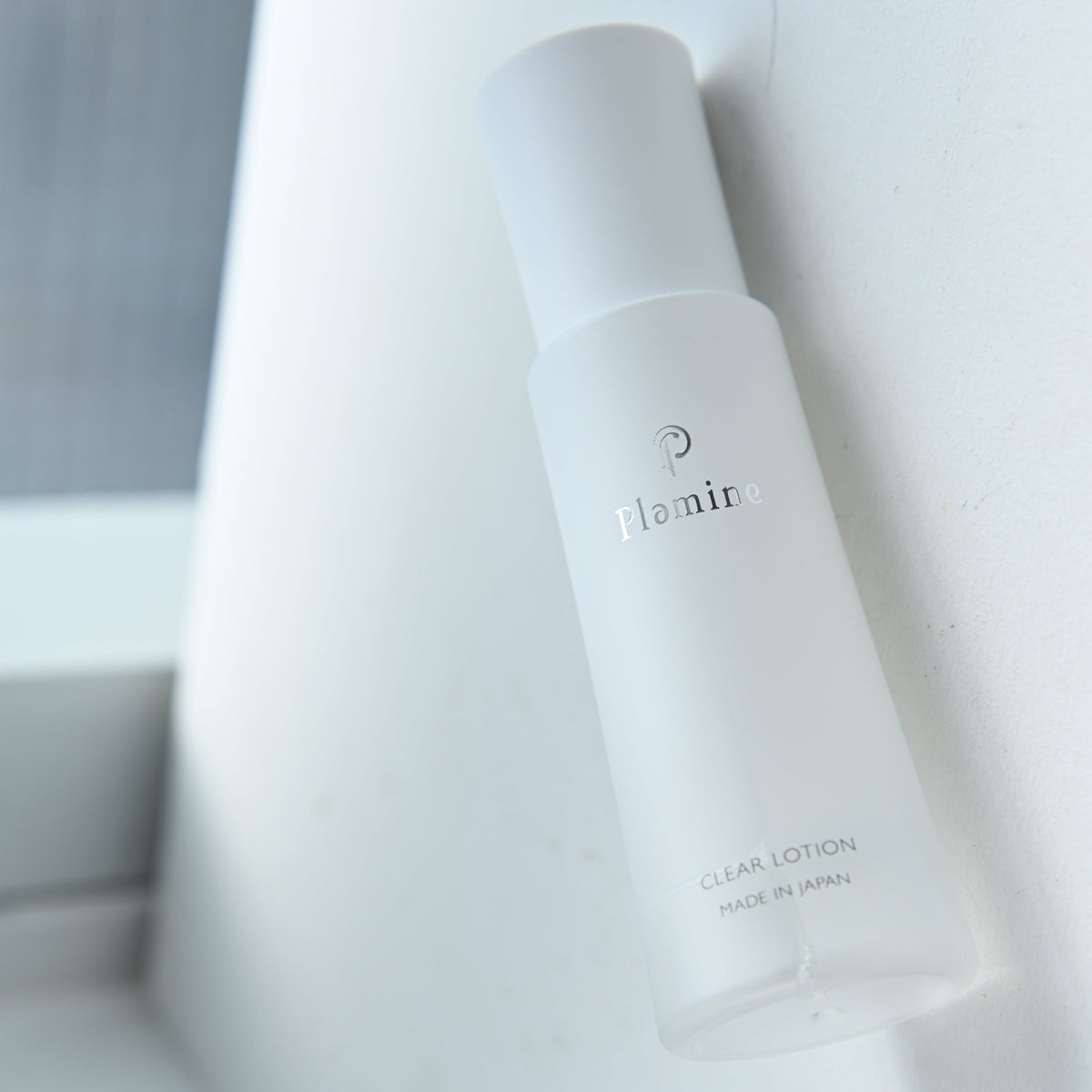 Plamine Clear Lotion in Anwendung